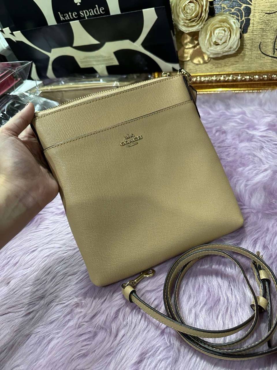 ORIG Preloved Coach Kitt Messenger Slim Bag Beige
