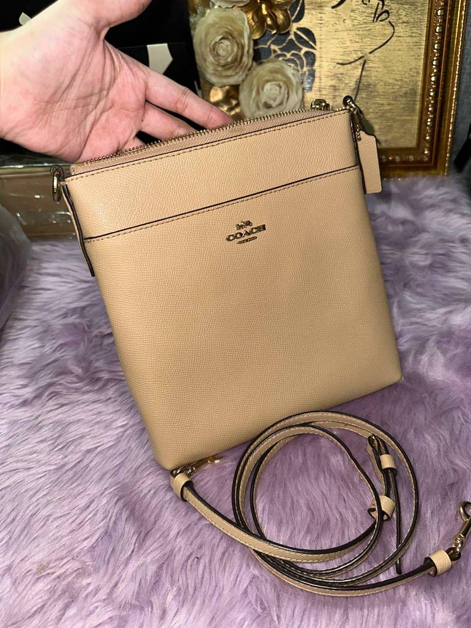 ORIG Preloved Coach Kitt Messenger Slim Bag Beige