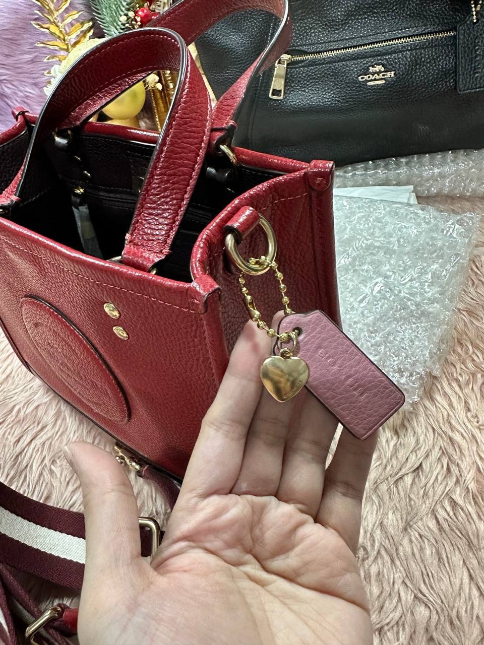 ORIG & IMPORTED COACH Dempsey Tote Bag 22 With Heart Charm Red Bag