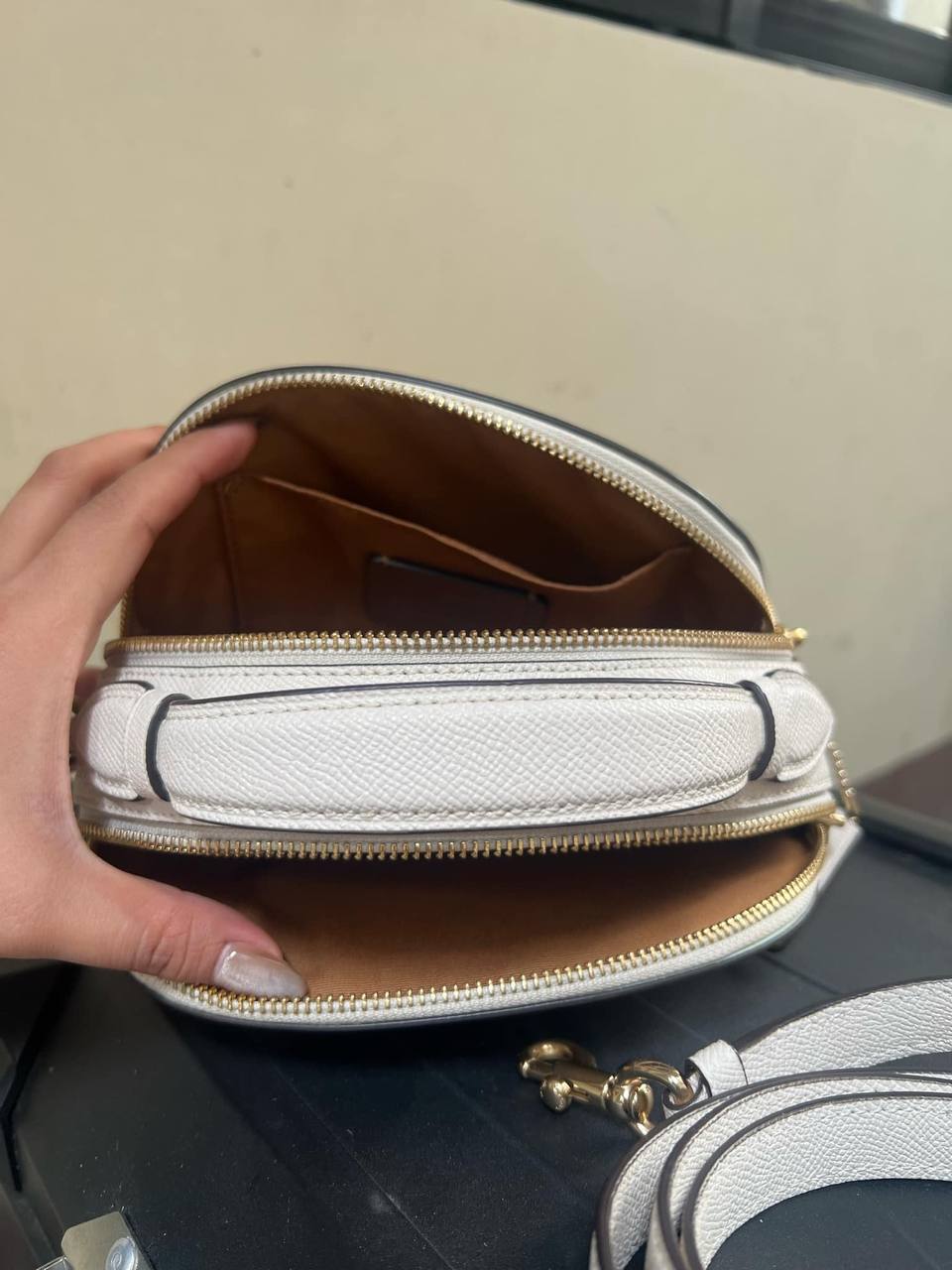 ORIG Preloved COACH RARE Serena Satchel White Chalk Bag