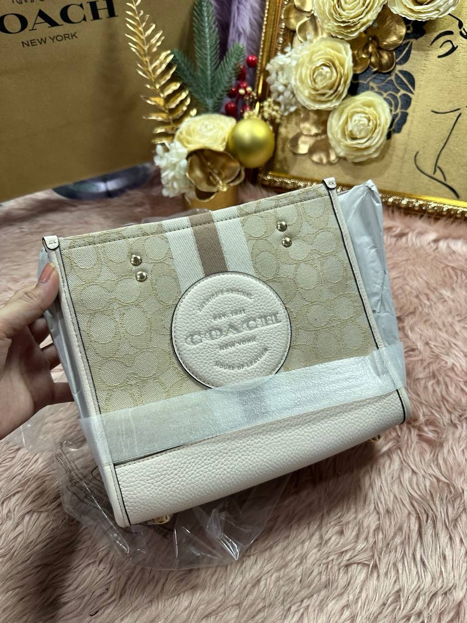 ORIG & IMPORTED COACH RARE Dempsey Tote Bag 22 White Jacquard Bag