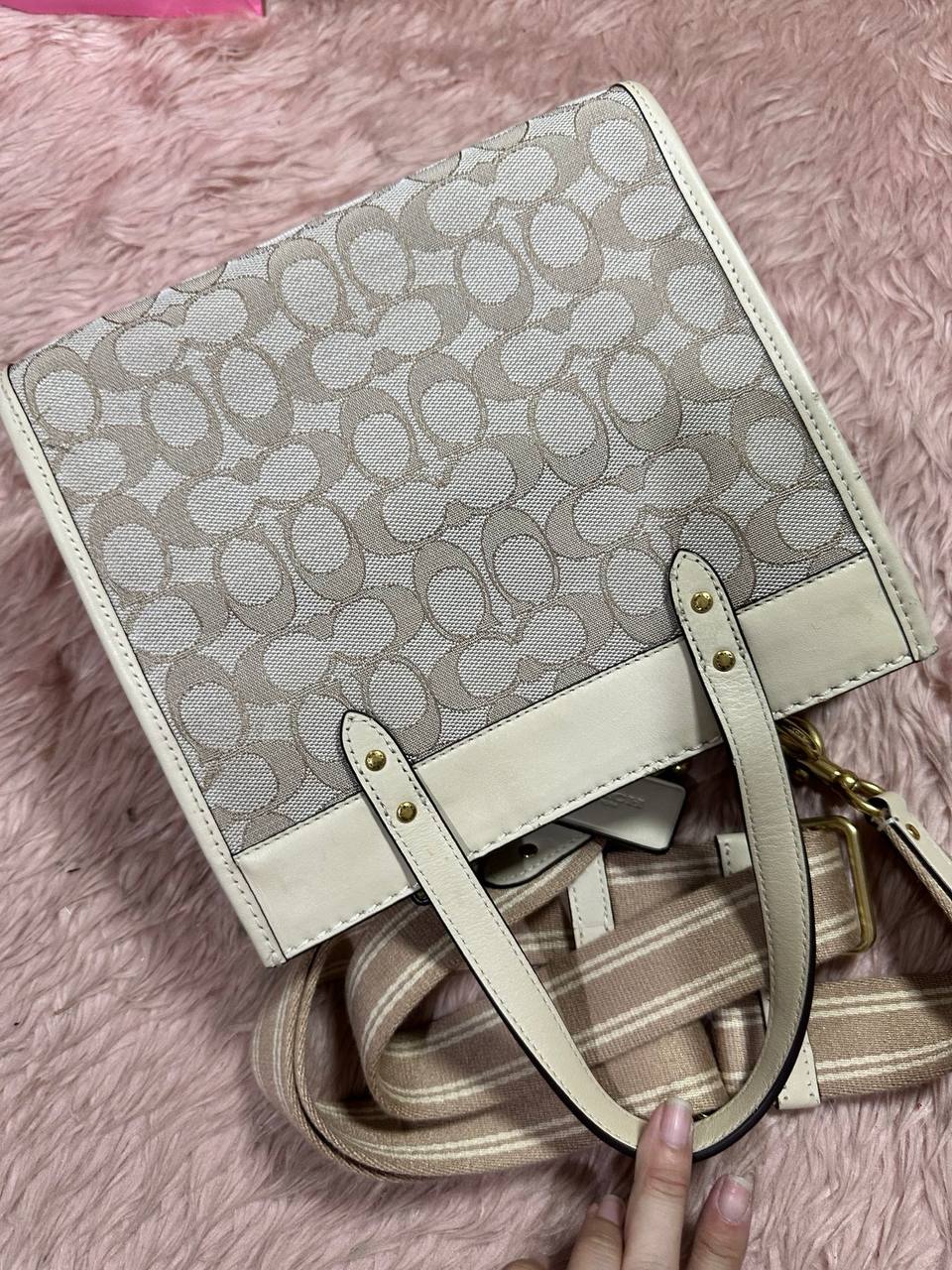 ORIG Preloved COACH Retail Tote Bag Signature Jacquard Field 22 Beige/Ivory
