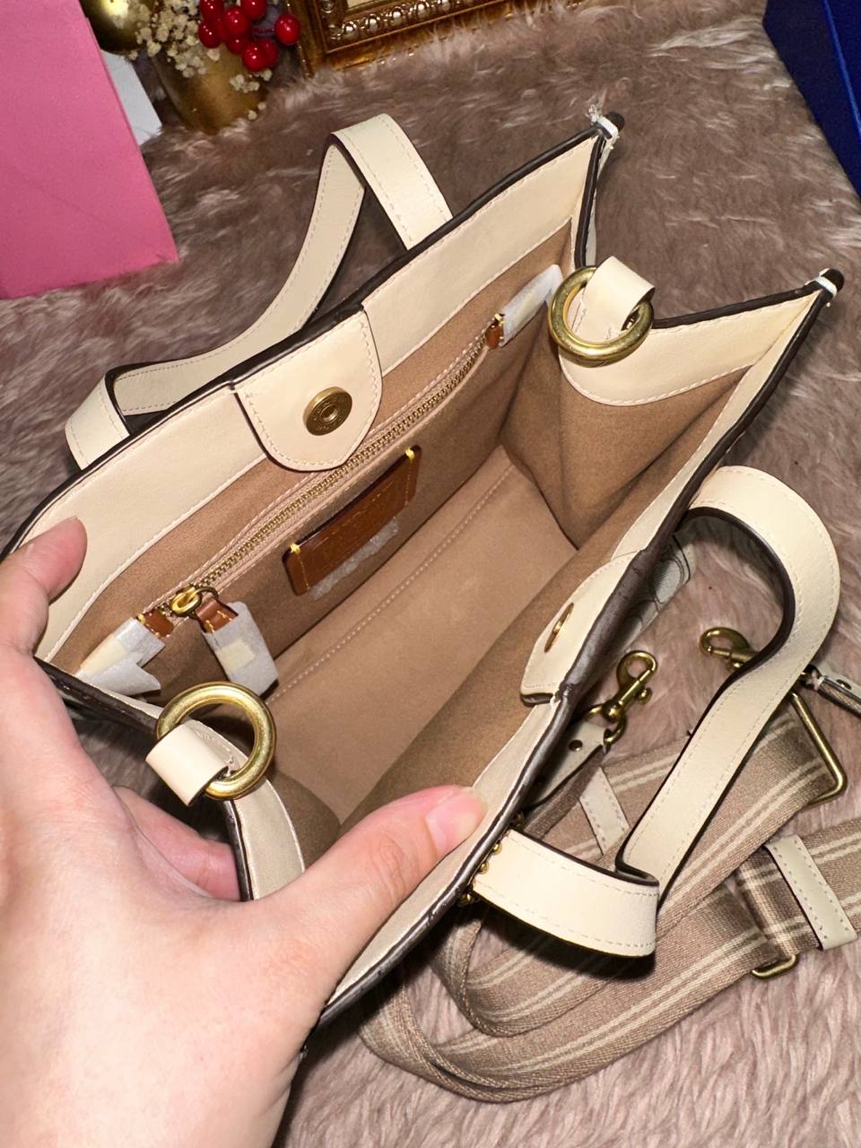 ORIG Preloved COACH Retail Tote Bag Signature Jacquard Field 22 Beige/Ivory