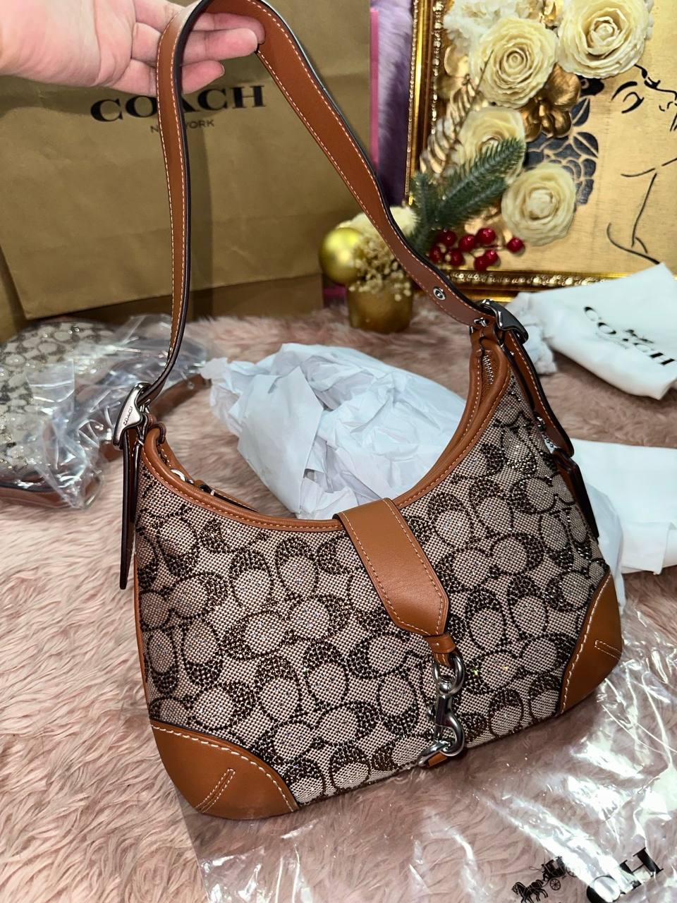ORIG & IMPORTED COACH Retail Hamptons Hobo Small Shoulder Brown Bag