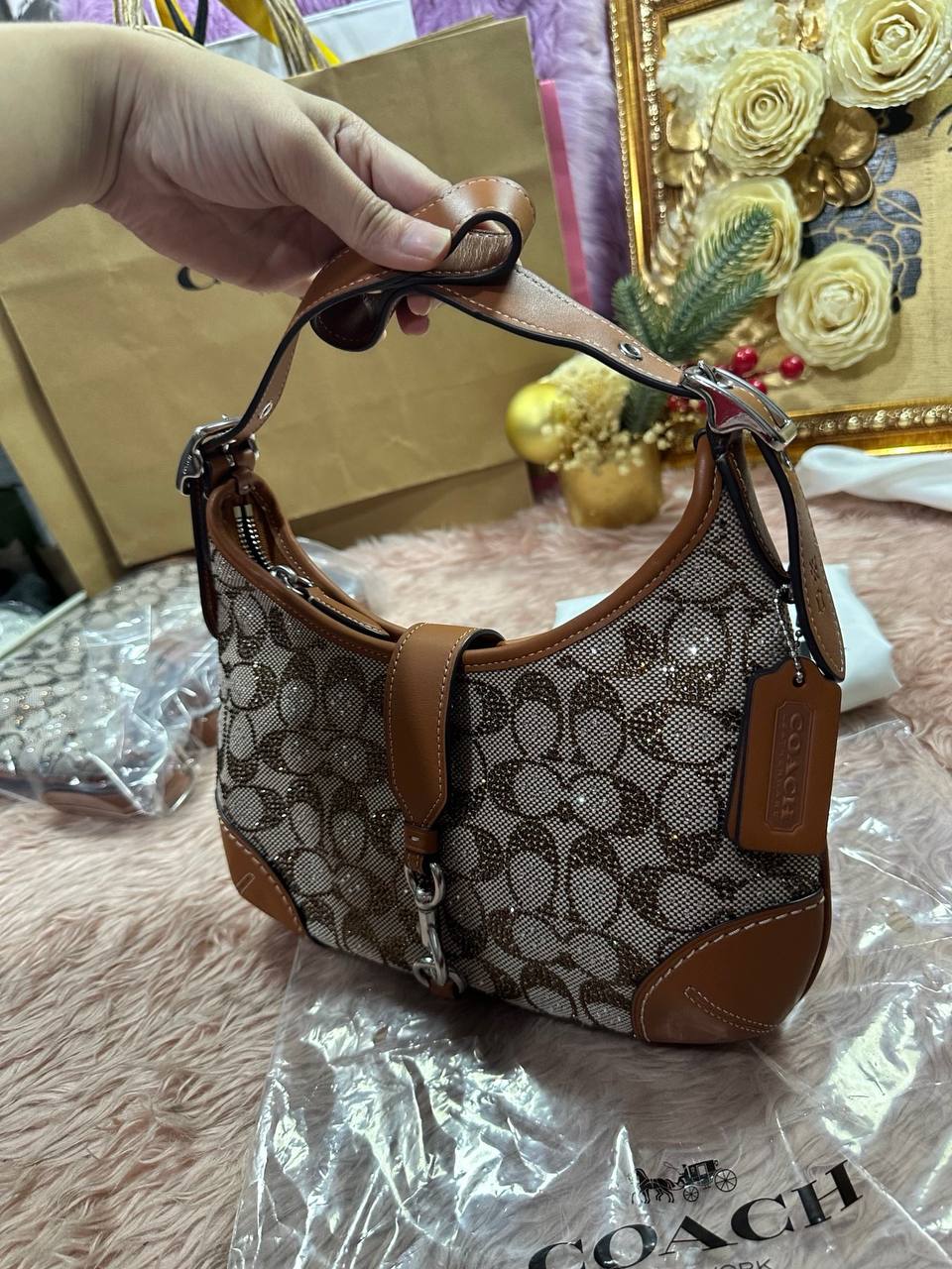 ORIG & IMPORTED COACH Retail Hamptons Hobo Small Shoulder Brown Bag