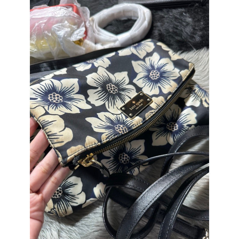 Orig PRELOVED KS Black & White Floral Miri Blake Avenue Nylon Bag