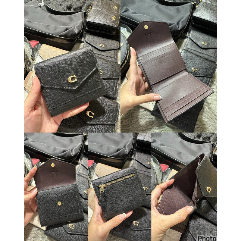 ORIG CCH Retail Wyn Small Trifold Wallet Card Holder Small Wallet