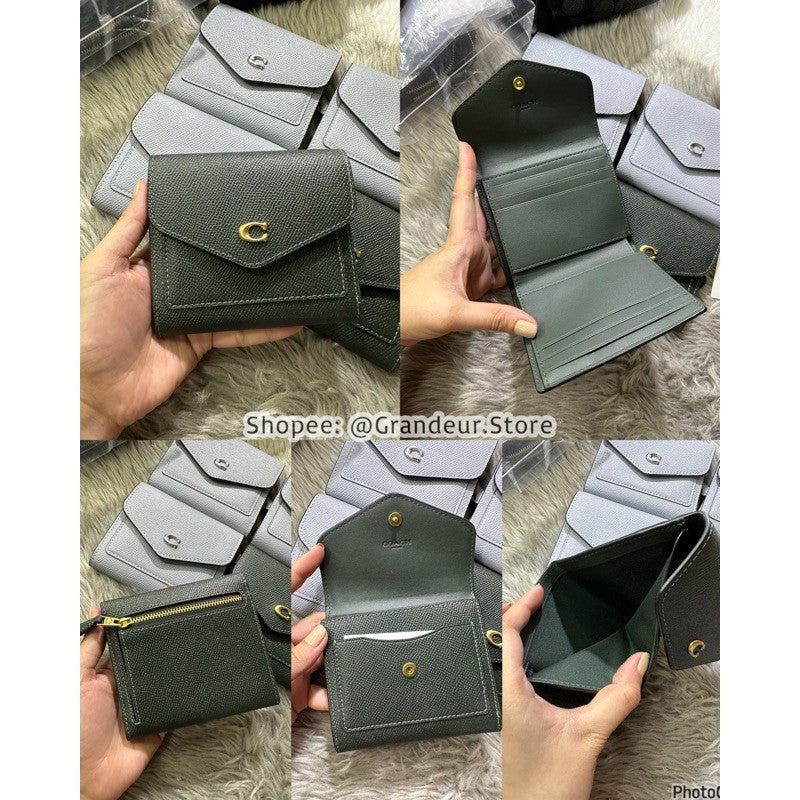 ORIG CCH Retail Wyn Small Trifold Wallet Card Holder Small Wallet