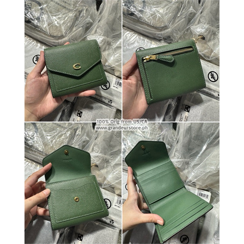 ORIG CCH Retail Wyn Small Trifold Wallet Card Holder Small Wallet
