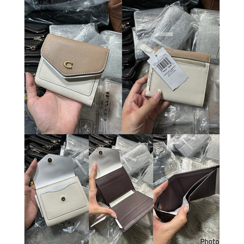 ORIG CCH Retail Wyn Small Trifold Wallet Card Holder Small Wallet