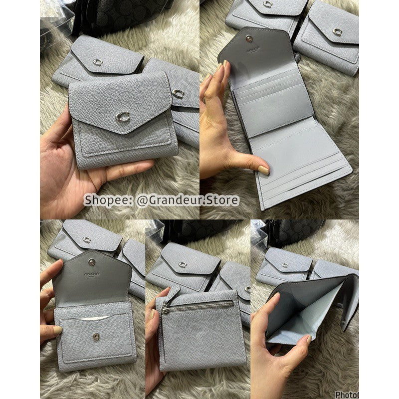 ORIG CCH Retail Wyn Small Trifold Wallet Card Holder Small Wallet