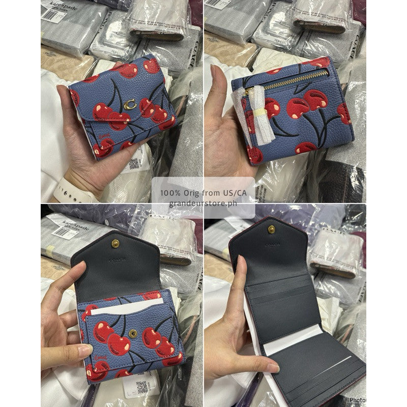 ORIG CCH Retail Wyn Small Trifold Wallet Card Holder Small Wallet