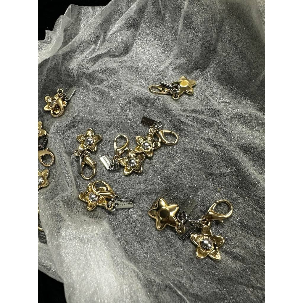 ORIG & IMPORTED CCH small charm flower with hangtag keychain