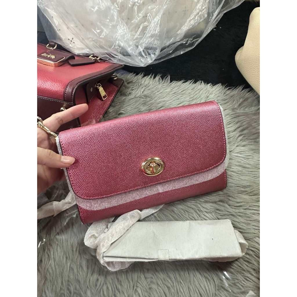 ORIG & IMPORTED CCH Chain Crossbody Small Wristlet Bag Pink