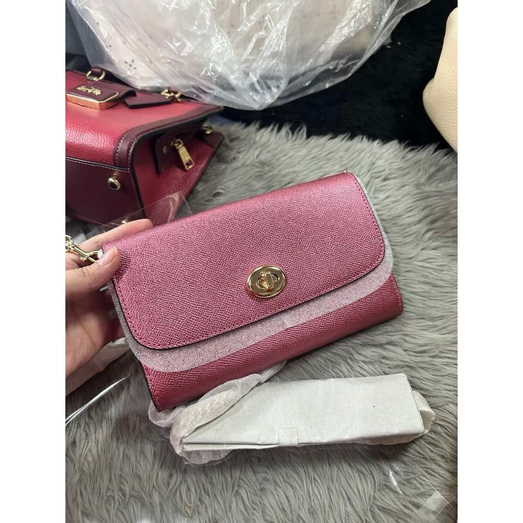 ORIG & IMPORTED CCH Chain Crossbody Small Wristlet Bag Pink
