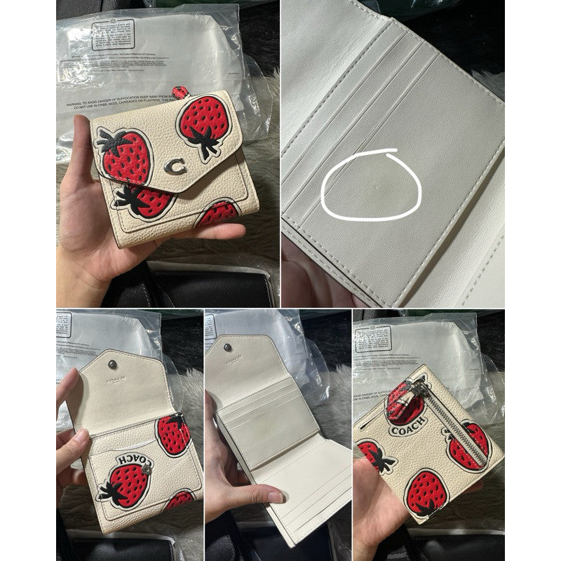 ORIG CCH Retail Wyn Small Trifold Wallet Card Holder Small Wallet