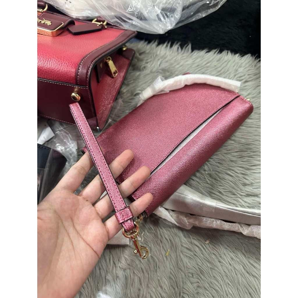 ORIG & IMPORTED CCH Chain Crossbody Small Wristlet Bag Pink