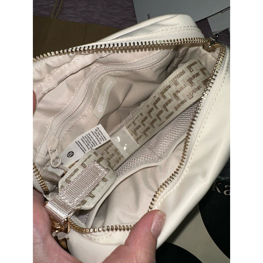 ORIG & IMPORTED Lulu Everywhere Crossbody Small Men/Women Nylon Bag 2L Black/Pink/White