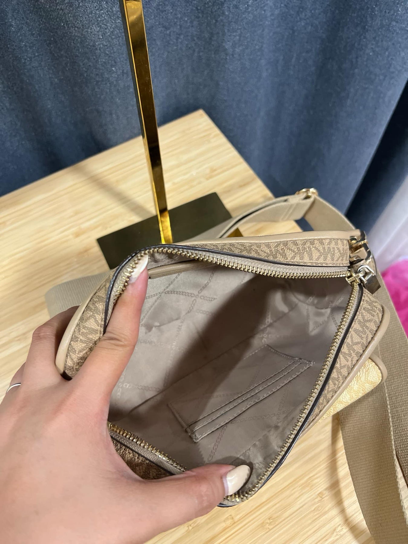 ORIG Preloved MK Bradshaw Medium Logo Camera Bag Brown