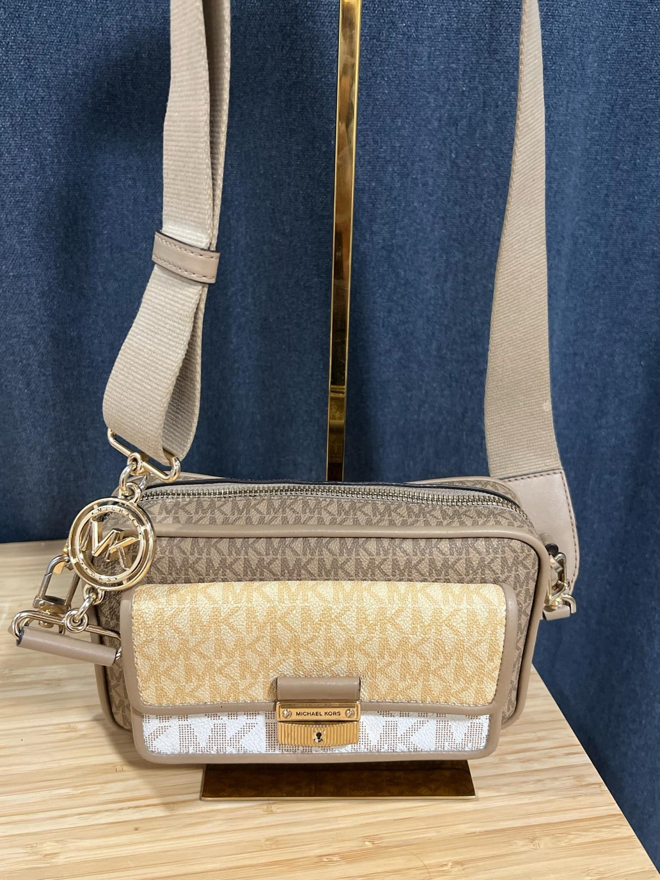 ORIG Preloved MK Bradshaw Medium Logo Camera Bag Brown