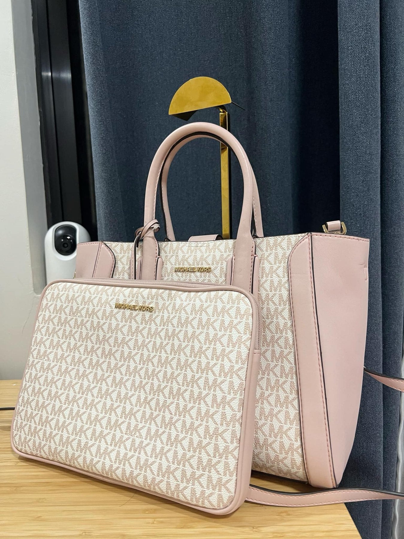 ORIG Preloved MK with Flaw Kali Large Satchel with Ipad Case Tote Shoulder Bag White/Pink