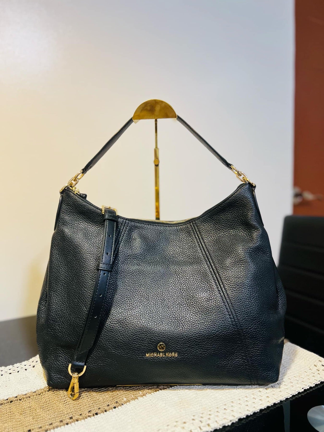 ORIG Preloved MK Sienna Large Logo Shoulder Bag Black