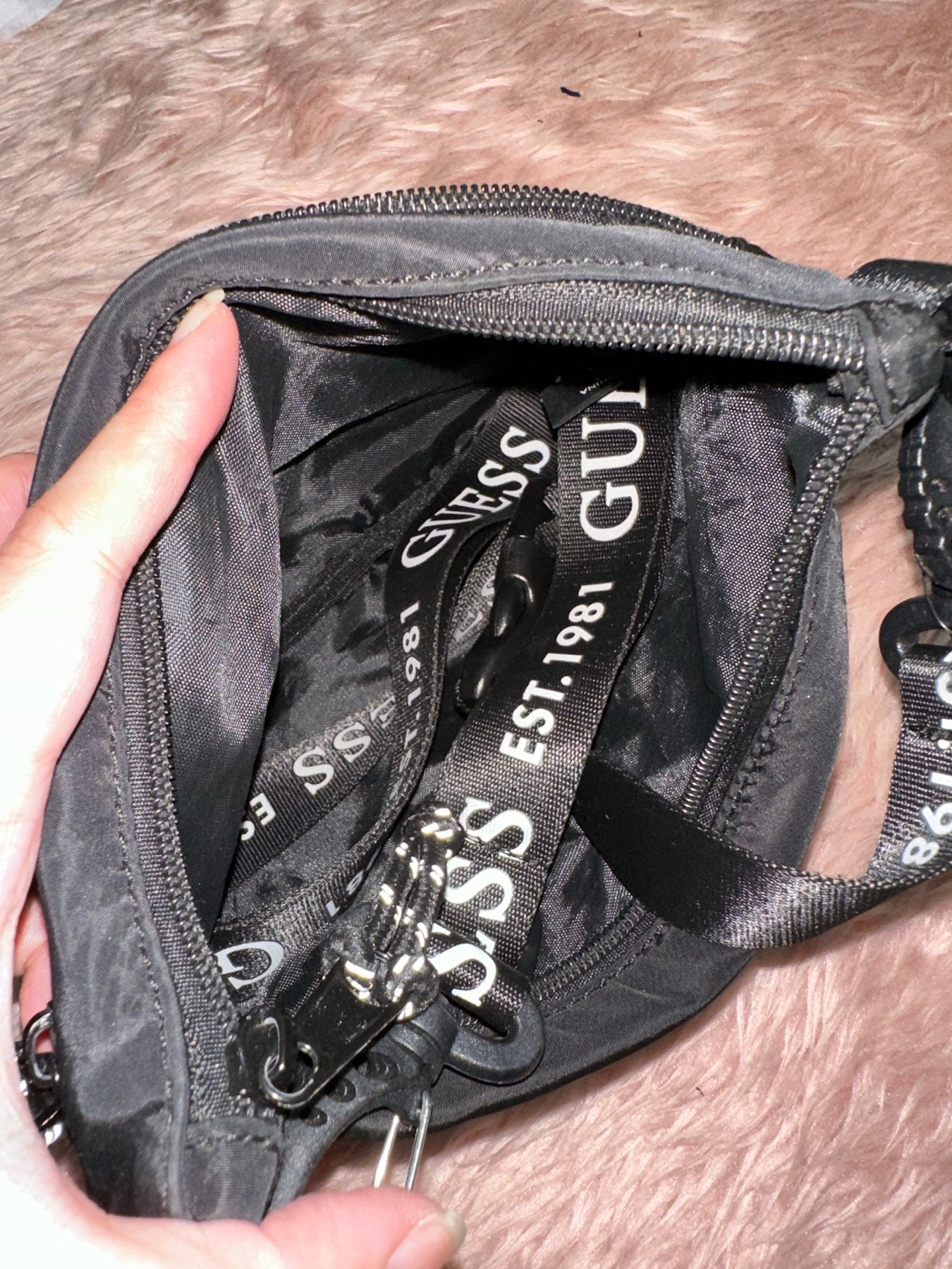 AUTHENTIC/ORIGINAL Preloved Guess Nylon Crossbody Pouch Slim Nylon Bag