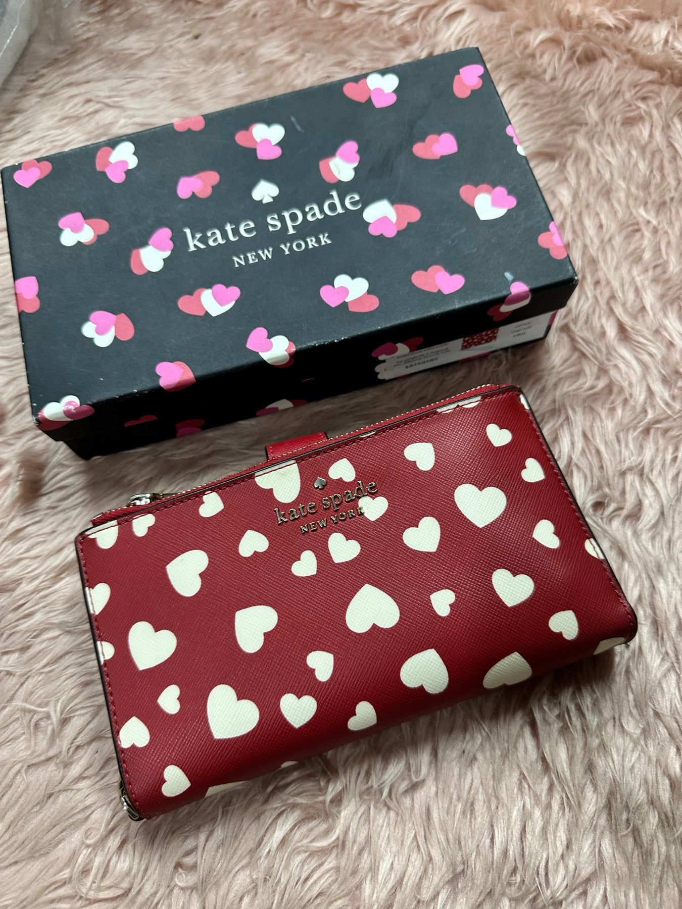 AUTHENTIC/ORIGINAL Preloved KS Staci Heart Pop Printed Boxed Phone Wristlet Red Long Wallet