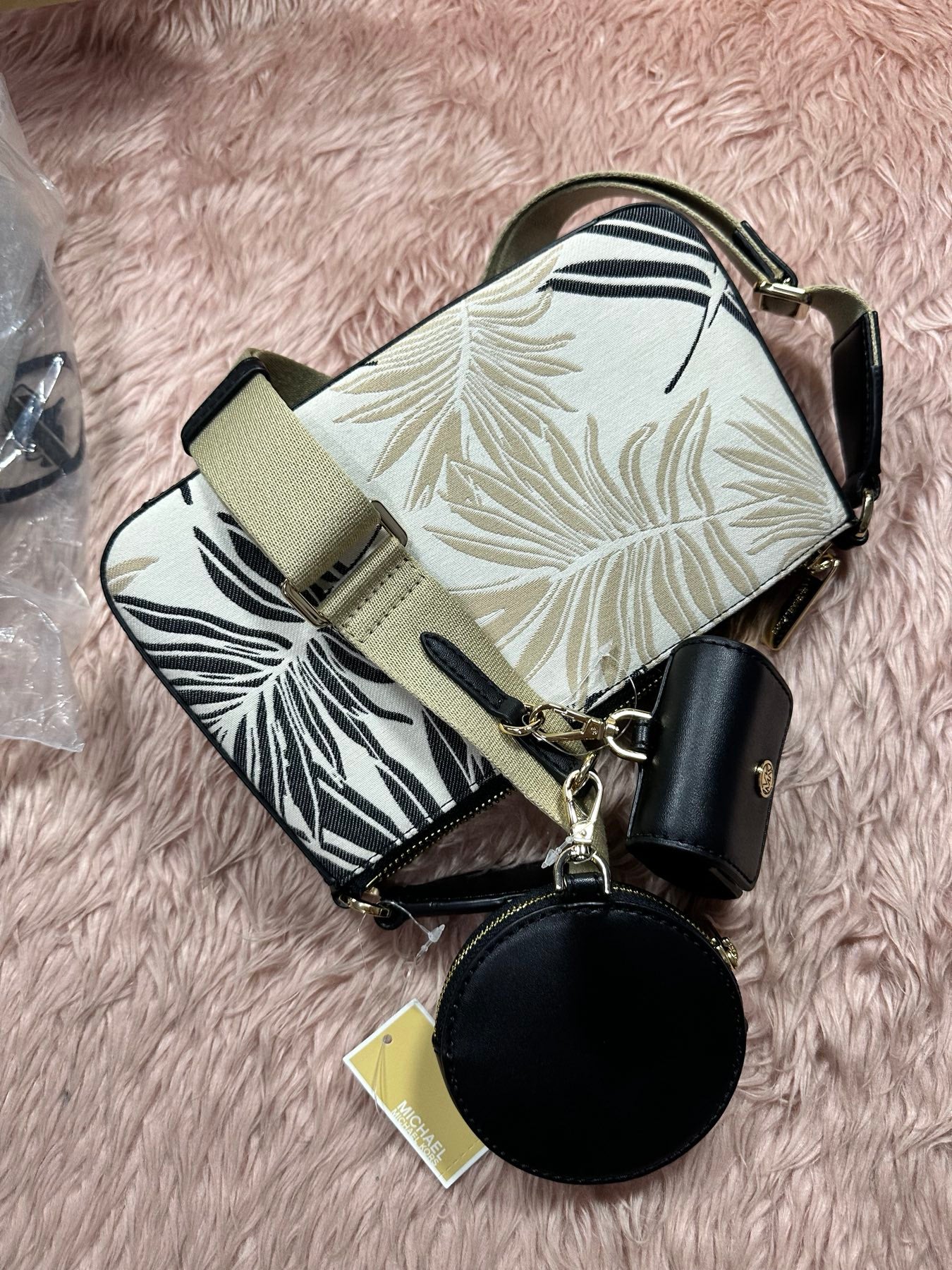 ORIG & IMPORTED MK Jet Set Crossbody Tech Accessories Attached Black Multi Palm Leaves