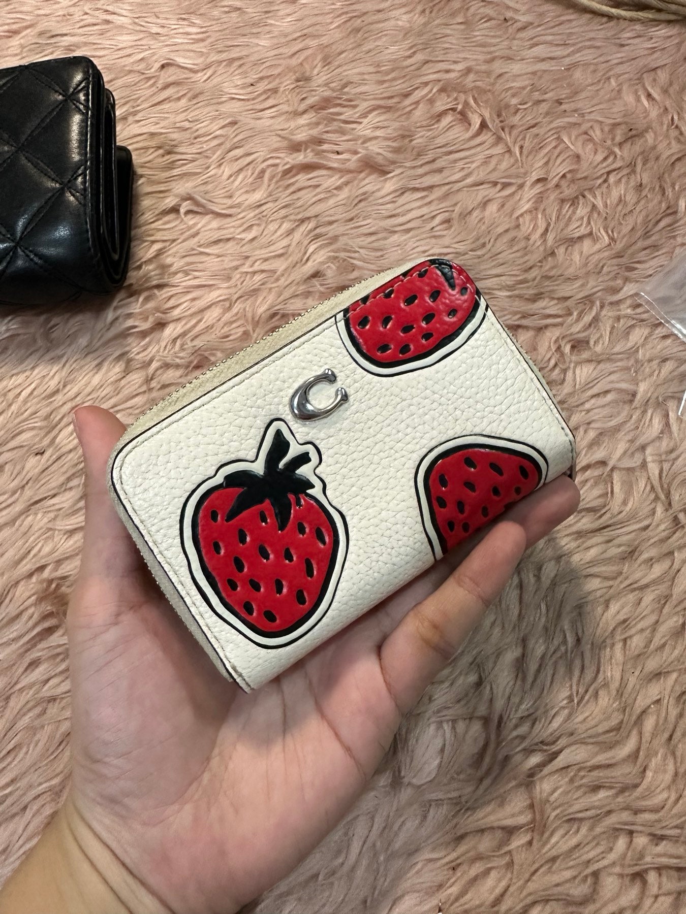ORIG Preloved Retail COACH Small Strawberry-Print Zip-Around Leather Card Case White Wallet