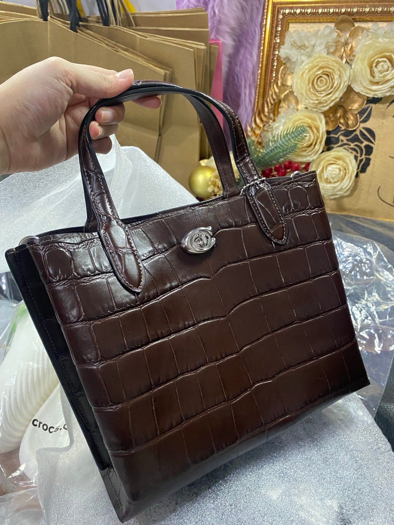ORIG & IMPORTED COACH Retail Willow 24 Tote Bag in Croc-embossed Leather Maroon Maple Brown