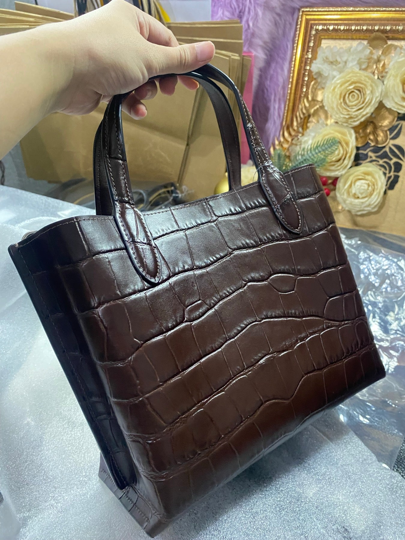 ORIG & IMPORTED COACH Retail Willow 24 Tote Bag in Croc-embossed Leather Maroon Maple Brown