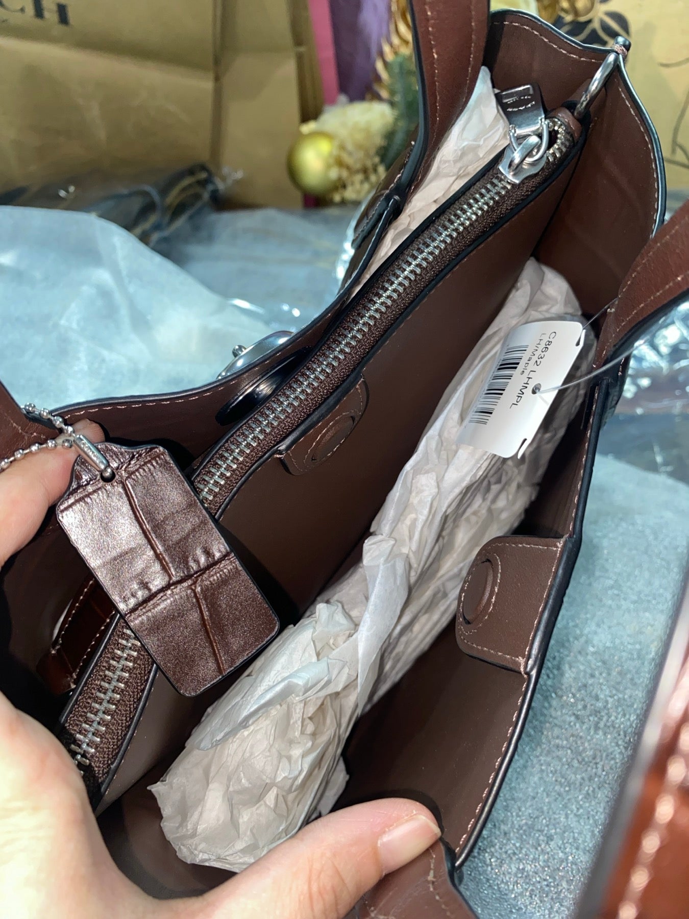 ORIG & IMPORTED COACH Retail Willow 24 Tote Bag in Croc-embossed Leather Maroon Maple Brown