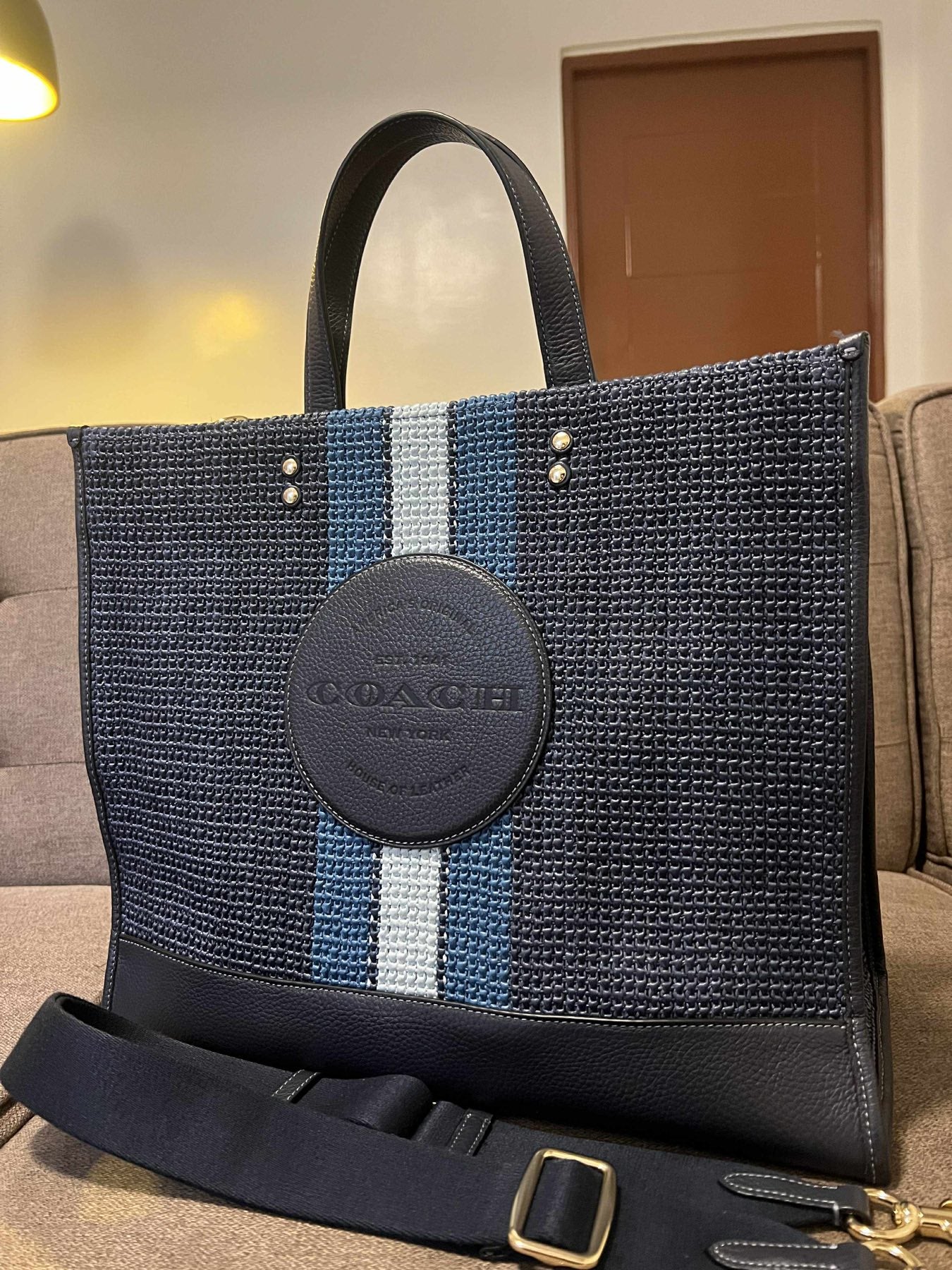 ORIG Preloved Coach Dempsey Tote Large Blue Bag 40 With Coach Patch