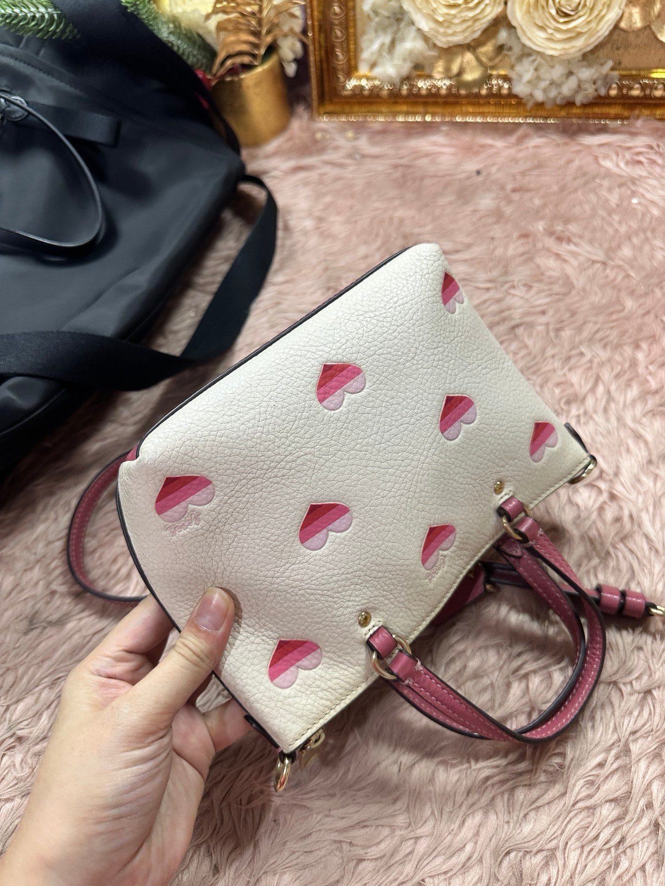 ORIG Preloved COACH Mini Gallery Crossbody With Stripe Heart Print Small White Bag