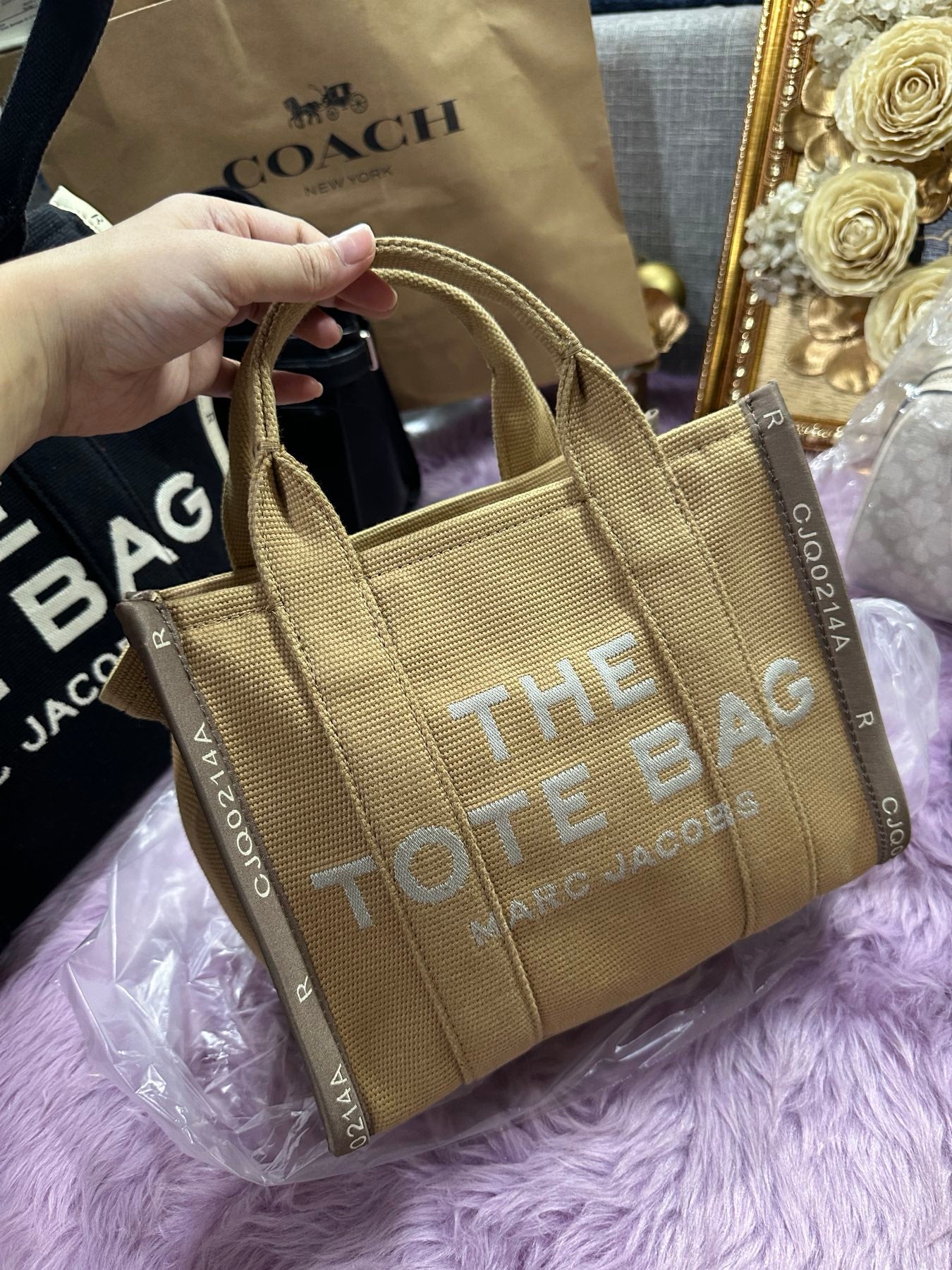 ORIG Preloved Marc Jacobs MJ The Jacquard Small Tote Bag Camel Brown