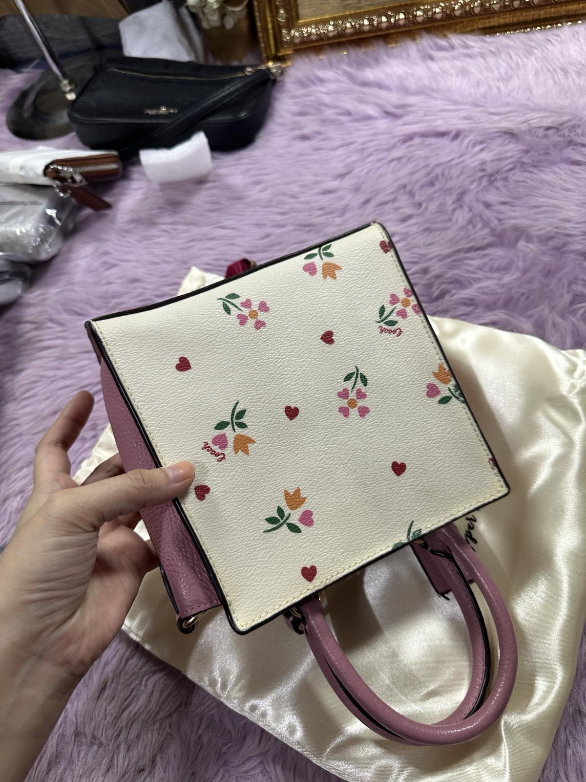 ORIG Preloved Coach Mini Pepper Crossbody With Heart Petal Print Small White Bag