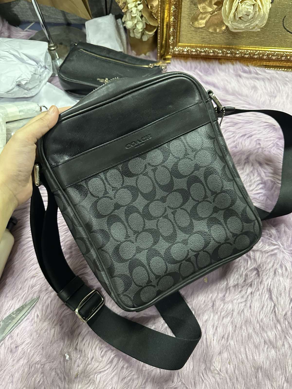 ORIG Preloved Coach Men Charles Flight Signature Crossbody Bag Black