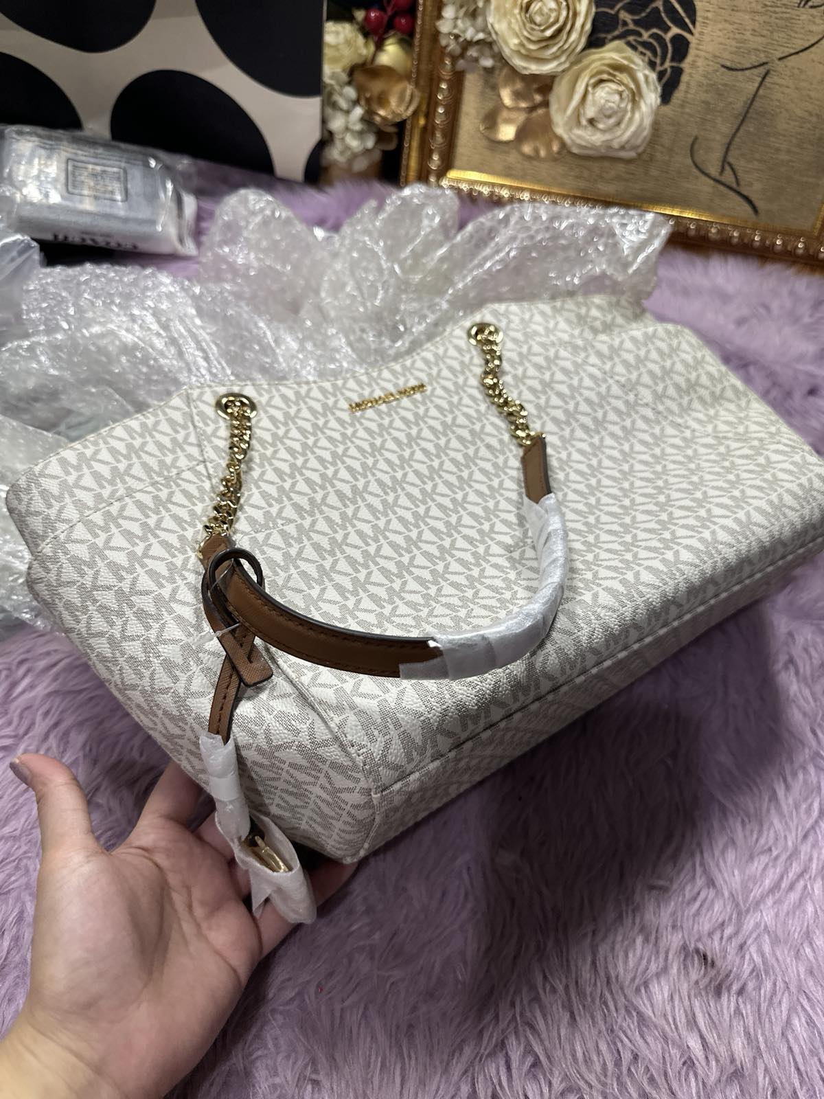 ORIG & IMPORTED Michael Kors MK Jet Set Large Vanilla White Tote Bag