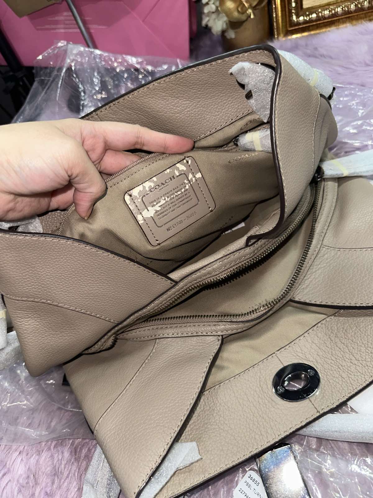 ORIG & IMPORTED Coach Turnlock Edie Shoulder Brown Taupe Bag