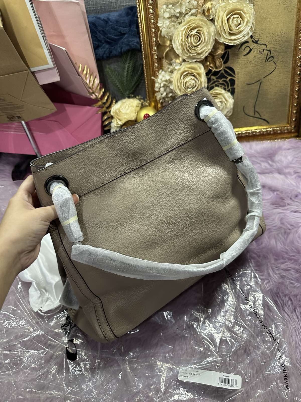 ORIG & IMPORTED Coach Turnlock Edie Shoulder Brown Taupe Bag