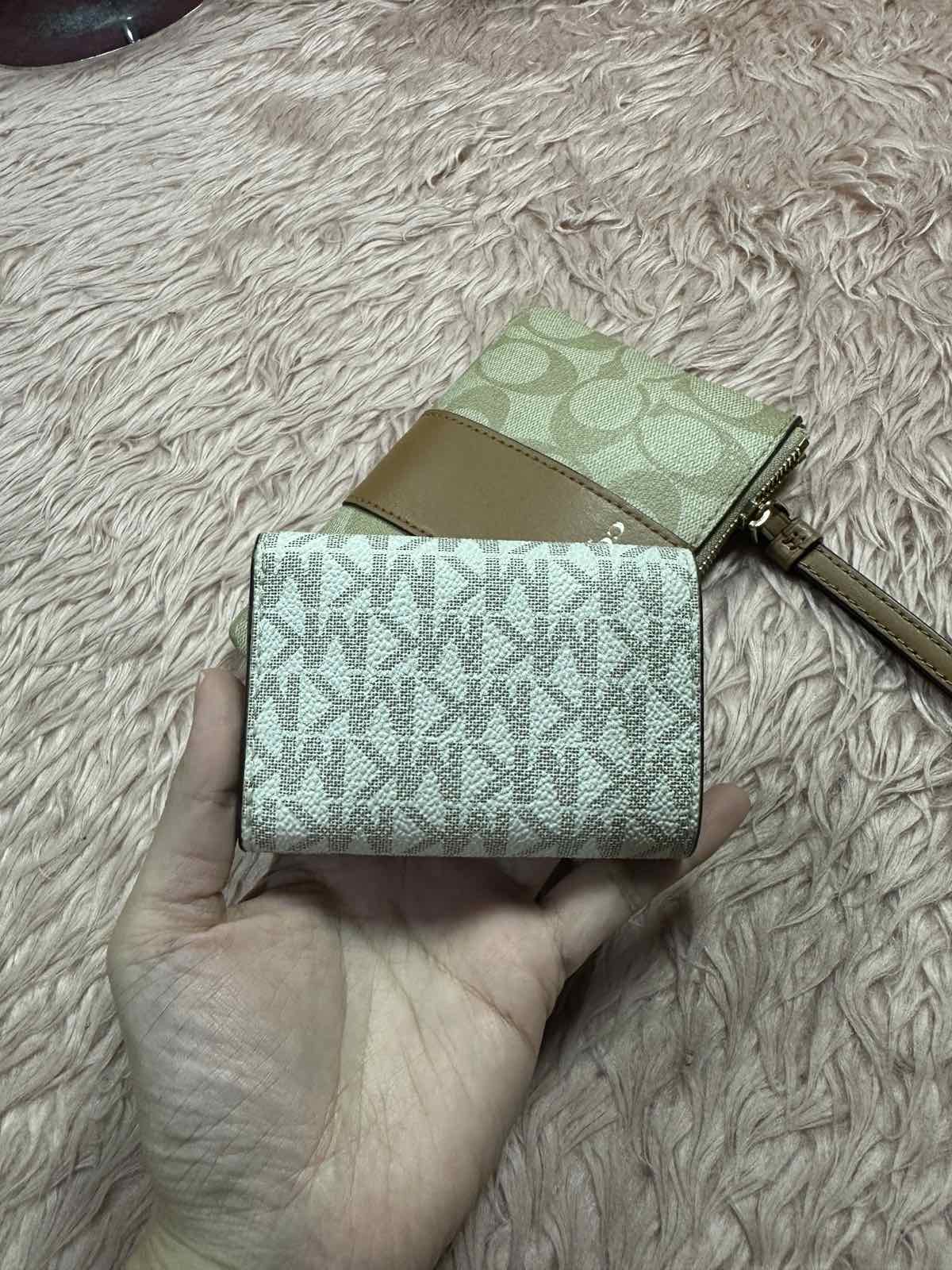 ORIG Preloved Michael Kors Trifold Small White/Pink Wallet