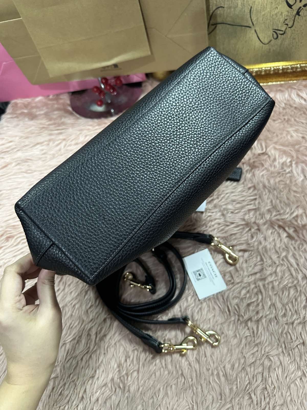 ORIG & IMPORTED Coach Laurel Shoulder Black Bag