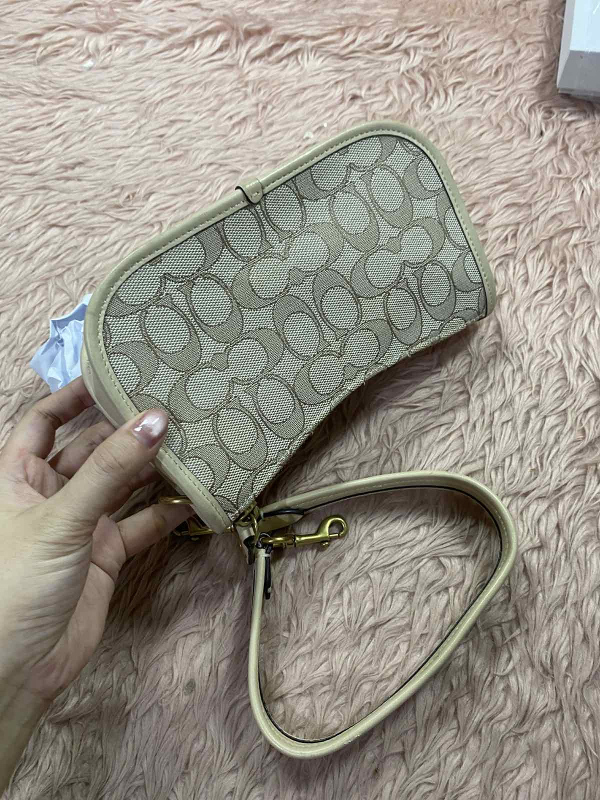 ORIG Preloved Coach Swinger Small Beige Bag 20 In Signature Jacquard