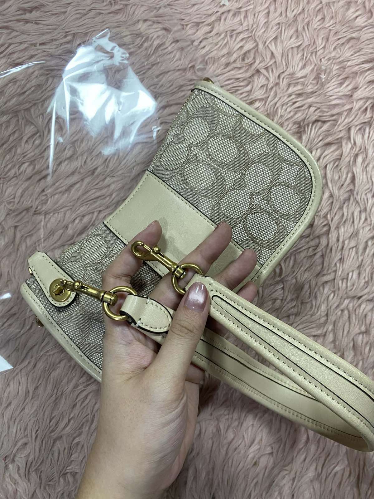 ORIG Preloved Coach Swinger Small Beige Bag 20 In Signature Jacquard