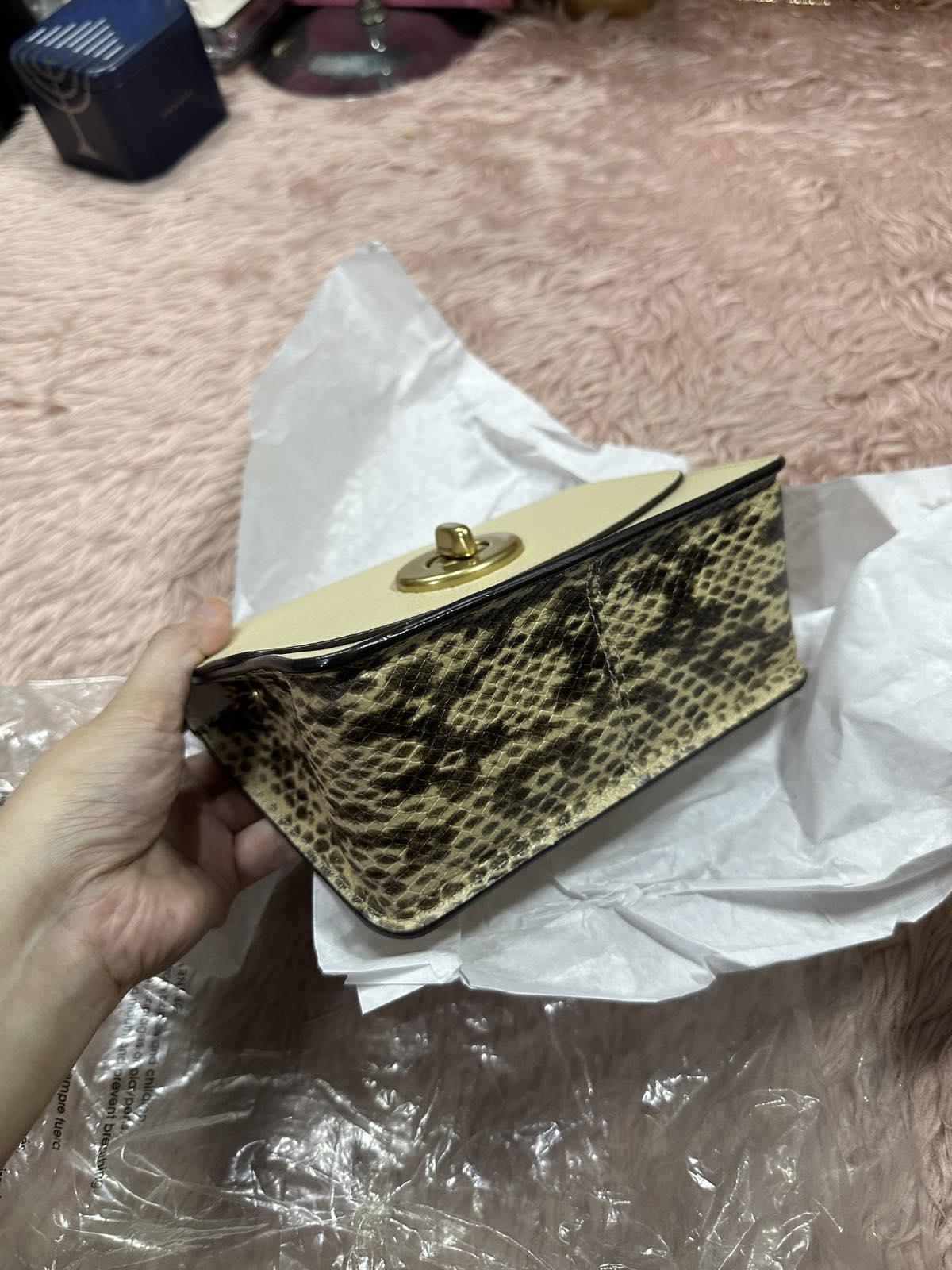 ORIG & IMPORTED Coach X Jennifer Lopez Bowery Crossbody Small Beige Bag Chain Strap