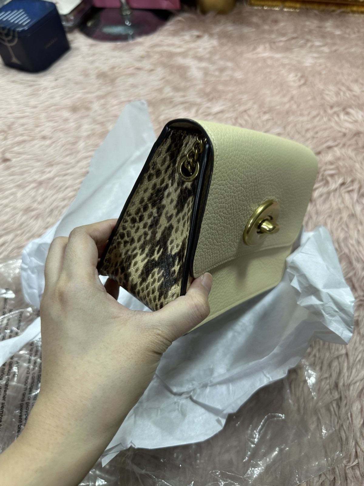 ORIG & IMPORTED Coach X Jennifer Lopez Bowery Crossbody Small Beige Bag Chain Strap