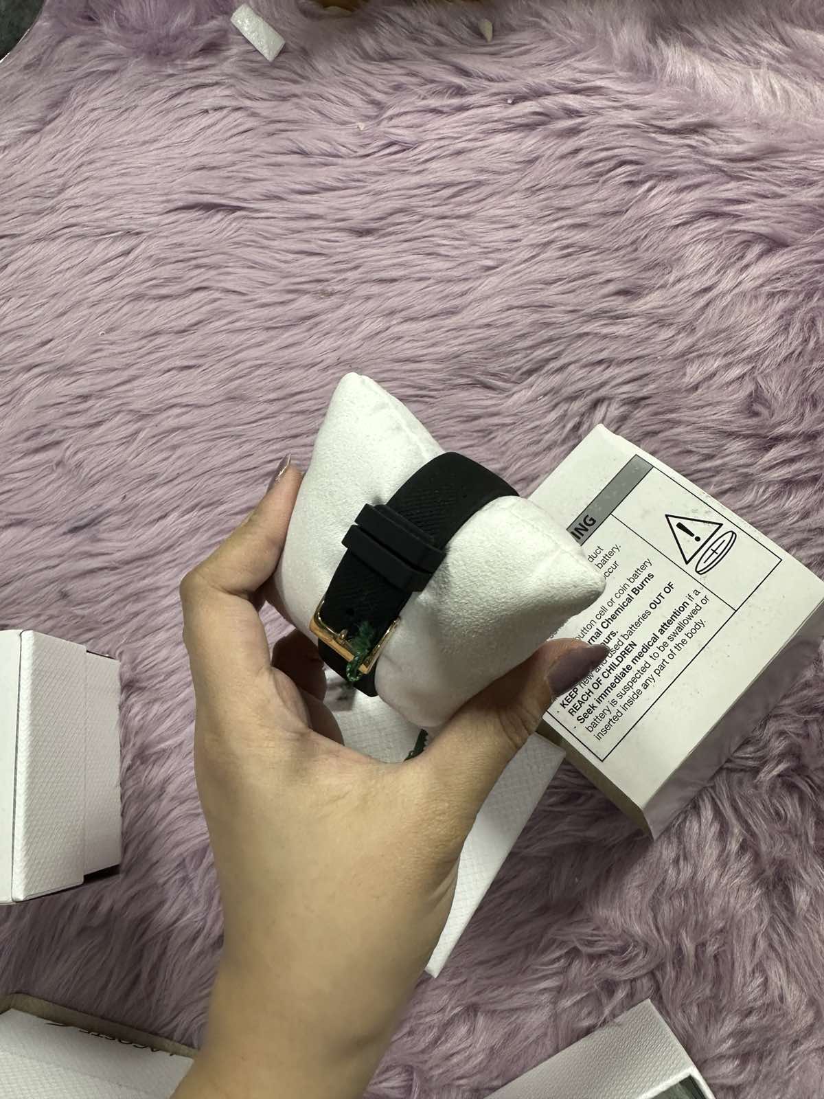 ORIG & IMPORTED Watch Women 36mm Black Gold Tone Logo LC.112.3.29.2929