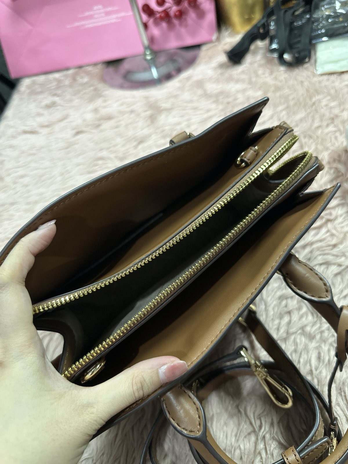 ORIG & IMPORTED Michael Kors Sheila Satchel Small Brown Bag