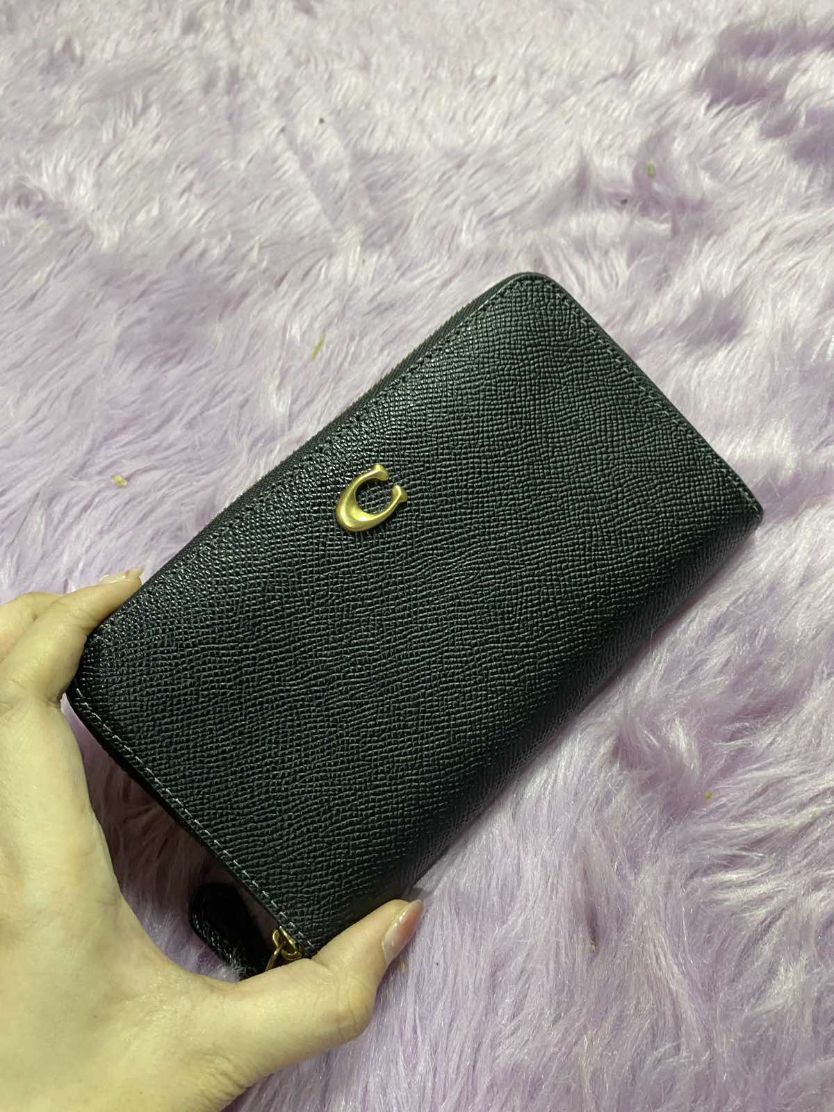 ORIG Preloved Coach Retail Medium Zip Around Black Wallet